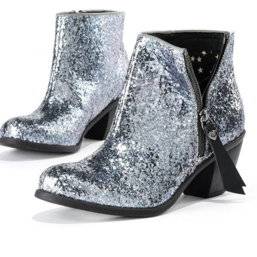 Vera Wang Princess Silver Sparkly Booties